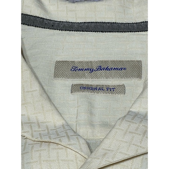Tommy Bahama Original Fit Button Down Short Sleeve Hawaiian Silk/Cotton - Picture 4 of 6